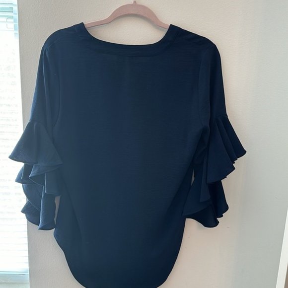 Vince Camuto Ruffled Sleeves blouse - Picture 5 of 5